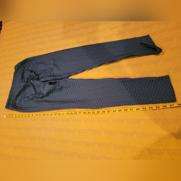 Women's High Waist, textured, lifting yoga pants - Picture 6 of 11